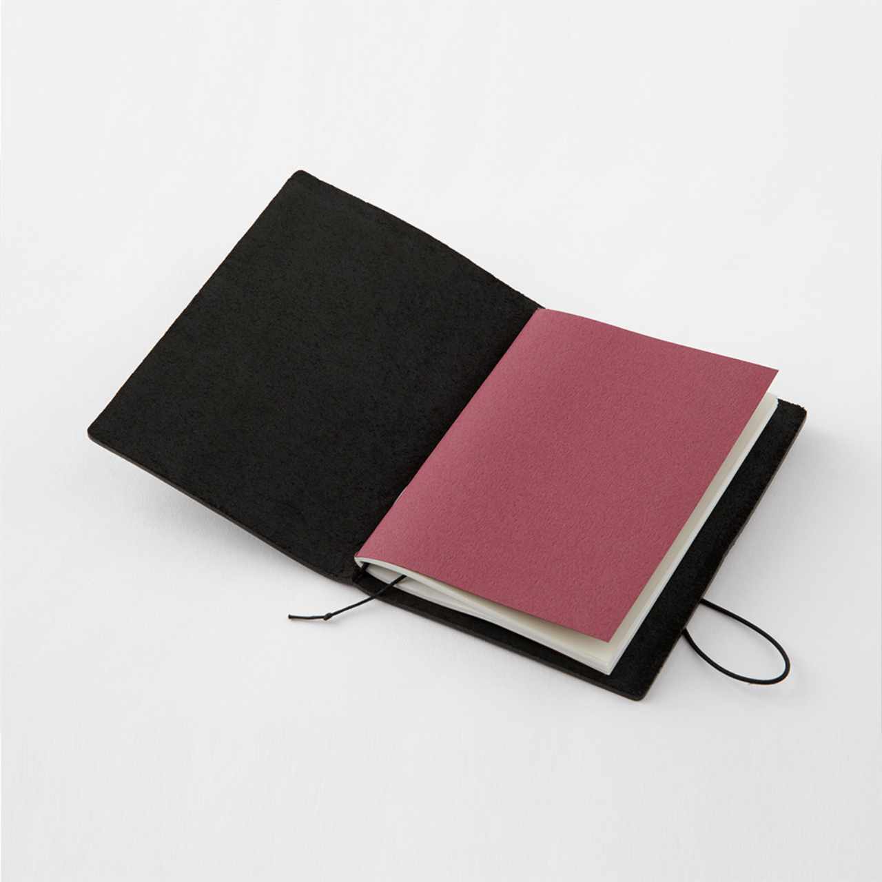 Traveler's Notebook Passport Size Starter Kit | Black