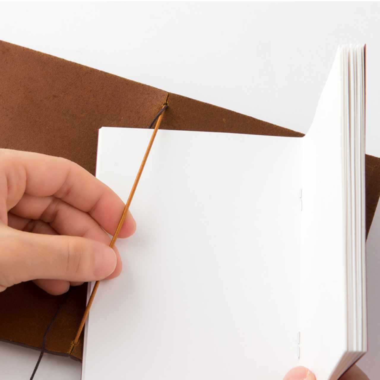 Traveler's Notebook Passport Size Starter Kit | Camel